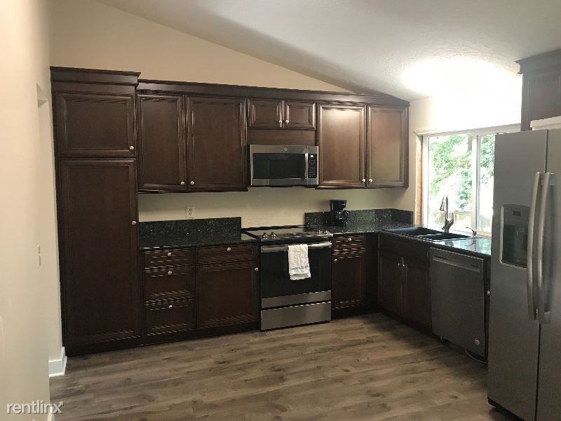 15114 NE 27th Ave - Photo 2 of 11
