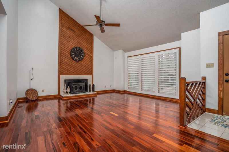 709 Black Pearl Cove - Photo 3 of 26