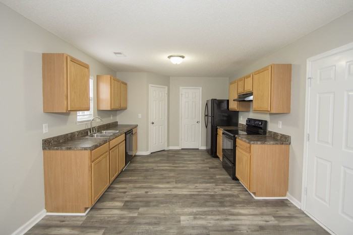 609 Green Pasture Ct - Photo 2 of 8