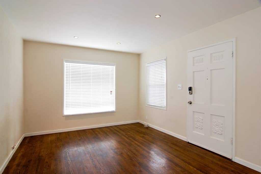239 Davidson St - Photo 3 of 20