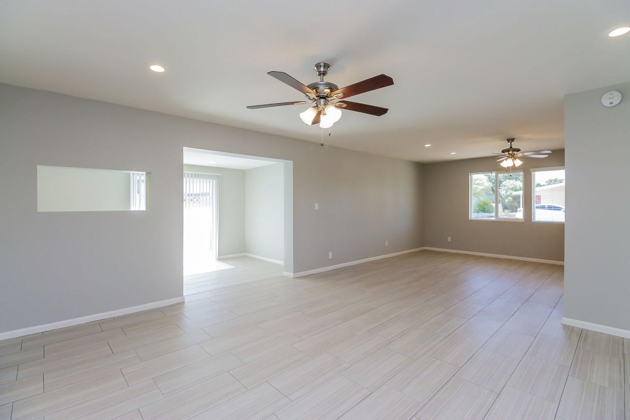 1210 E Pebble Beach Dr - Photo 3 of 17