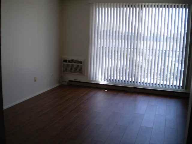 9098 W Golf Rd #2I - Photo 2 of 8