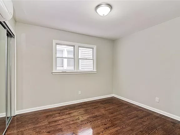 418 Virginia Ave - Photo 2 of 7