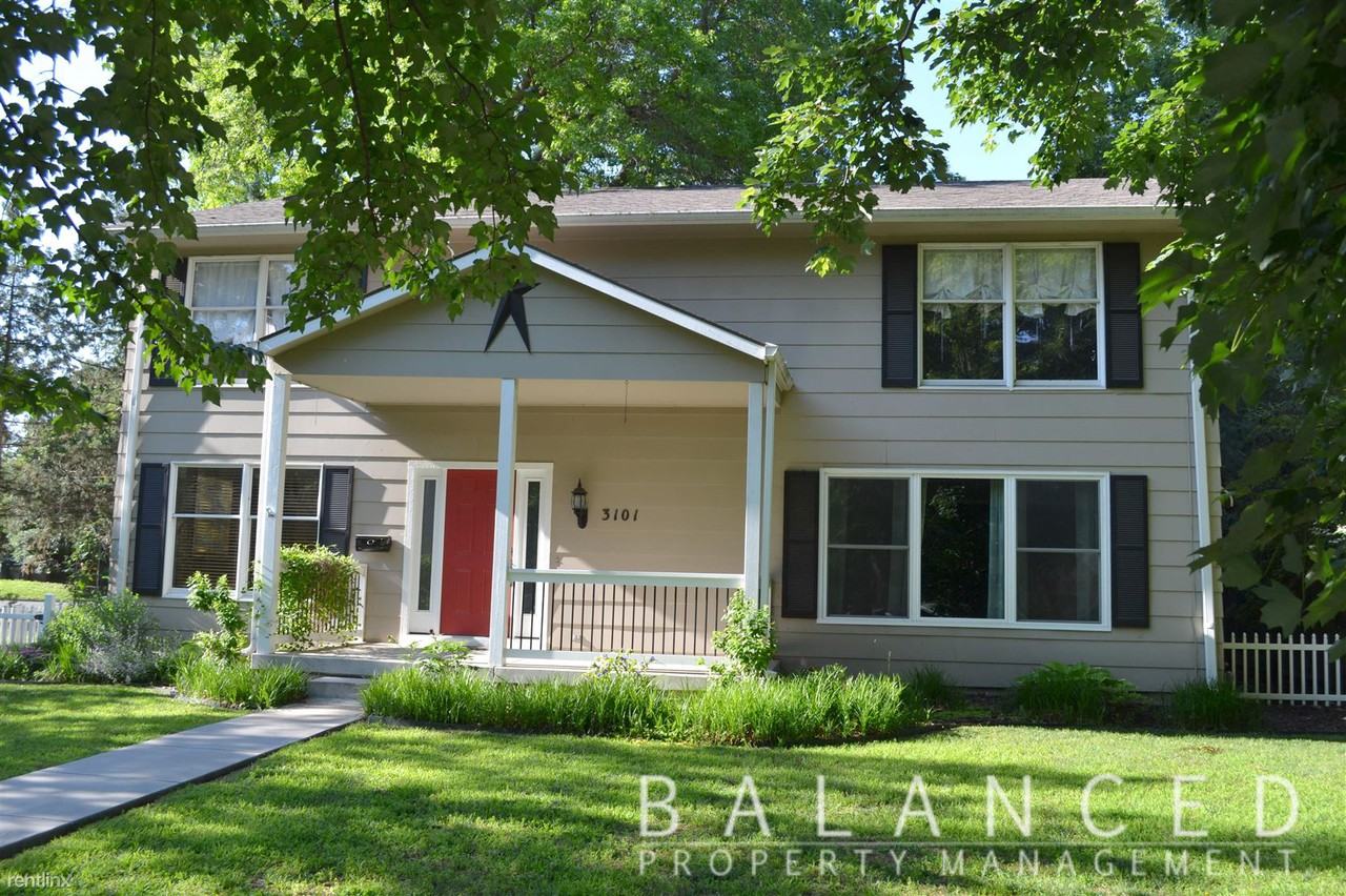 3101 Sw Shadow Ln - Photo 2 of 32