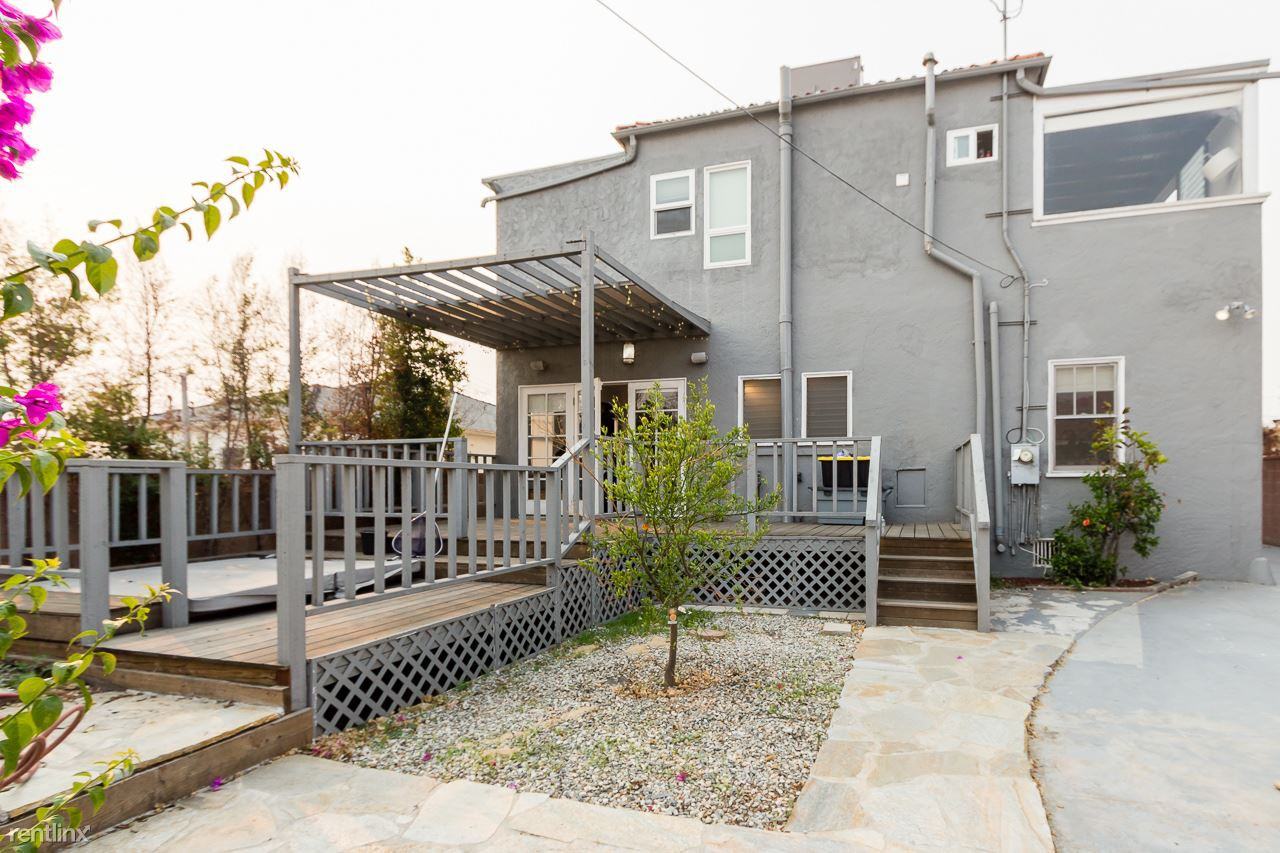 Namaka Haus Apartments S Cloverdale Ave, W Washington Blvd, Los