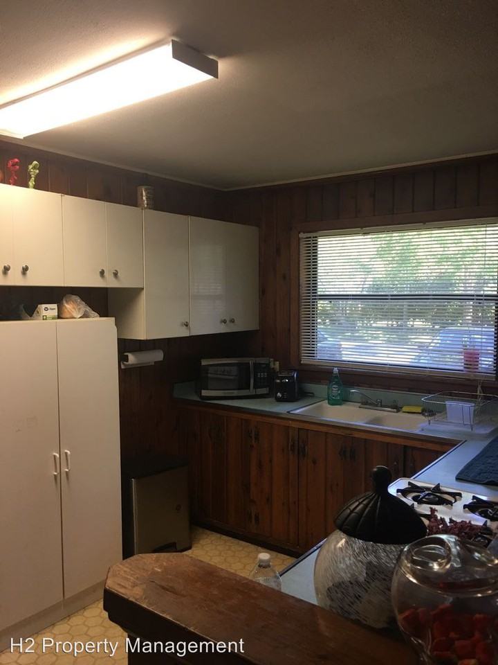 933 Alachua Ave - Photo 3 of 14