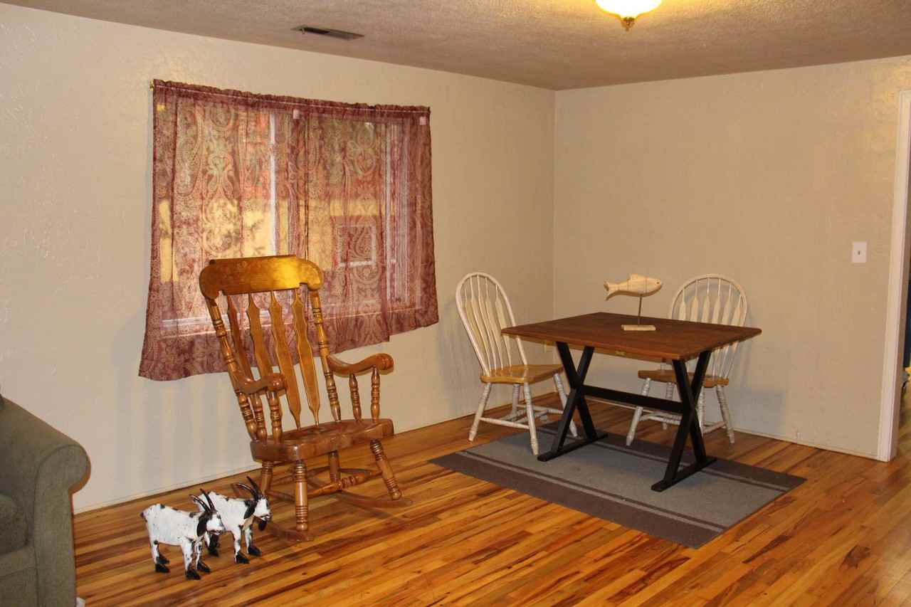 322 FARRAGUT AVE - Photo 3 of 19