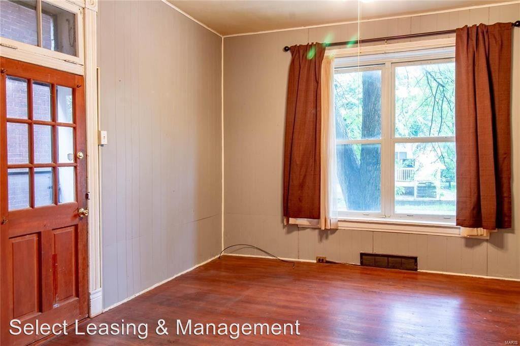 4452 S Compton Ave - Photo 2 of 16