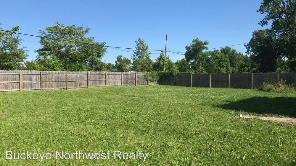 2144 Hawthorne Rd - Photo 2 of 10