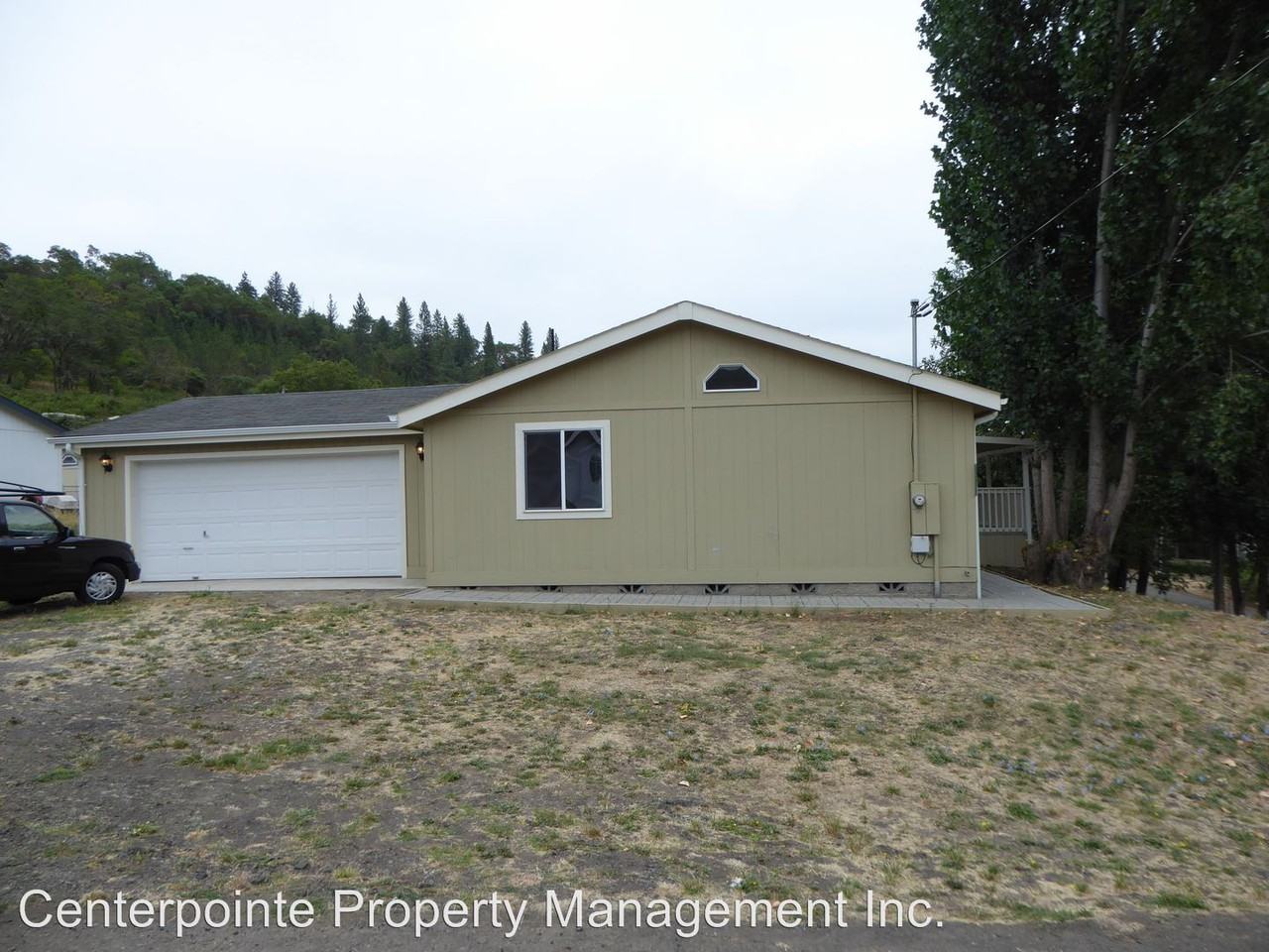 1133 NE Rifle Range St - Photo 3 of 14