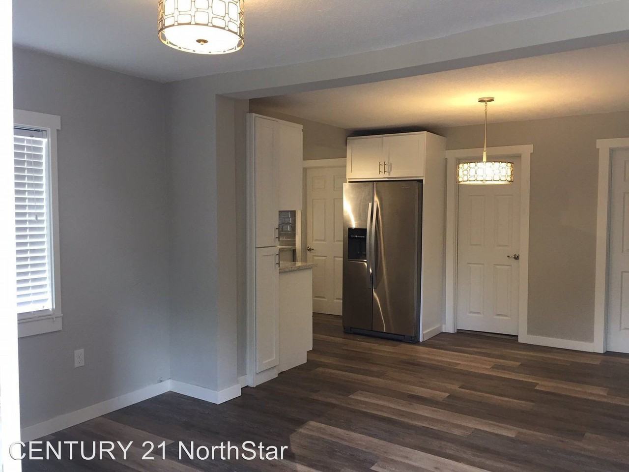 418 Pearl St - Photo 3 of 11