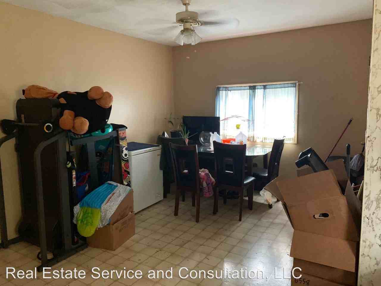 2132 S 12th St - Photo 3 of 5