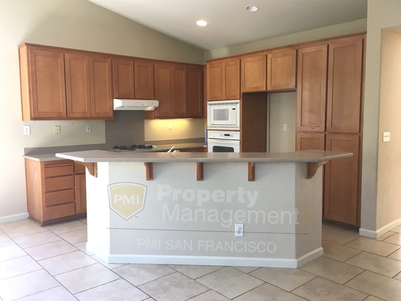 229 W Country Club Dr - Photo 3 of 18