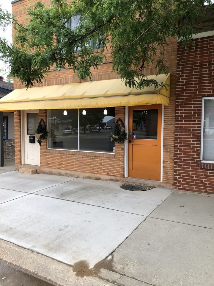 132 W Hudson St - Photo 2 of 4