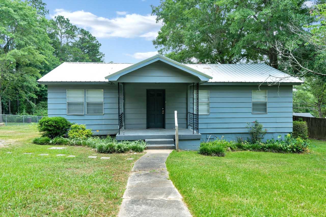 330 15th Ave Sw - Photo 2 of 28