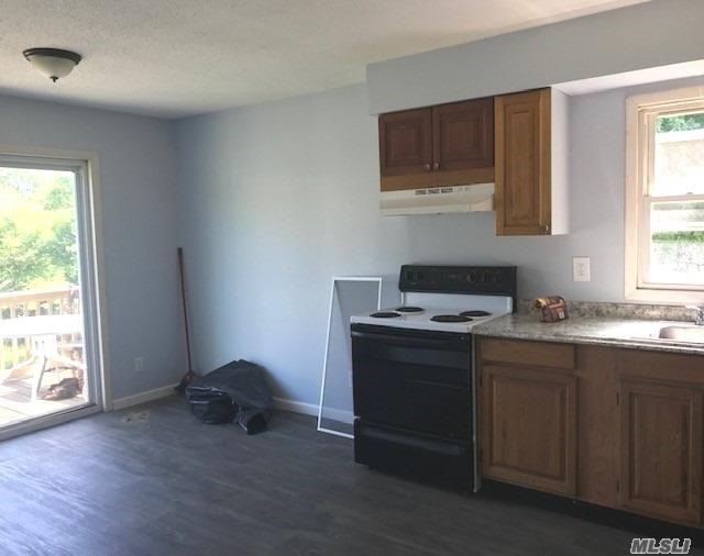 112 Cranberry Dr - Photo 2 of 8