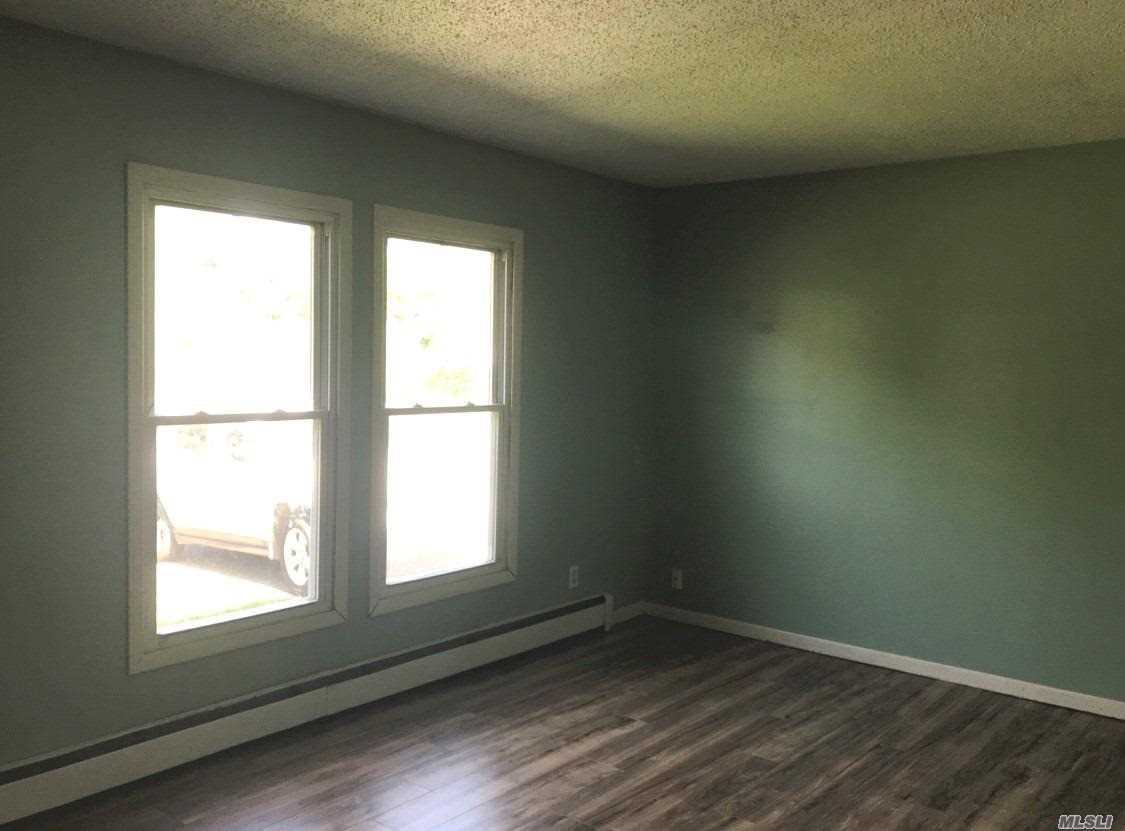 112 Cranberry Dr - Photo 3 of 8