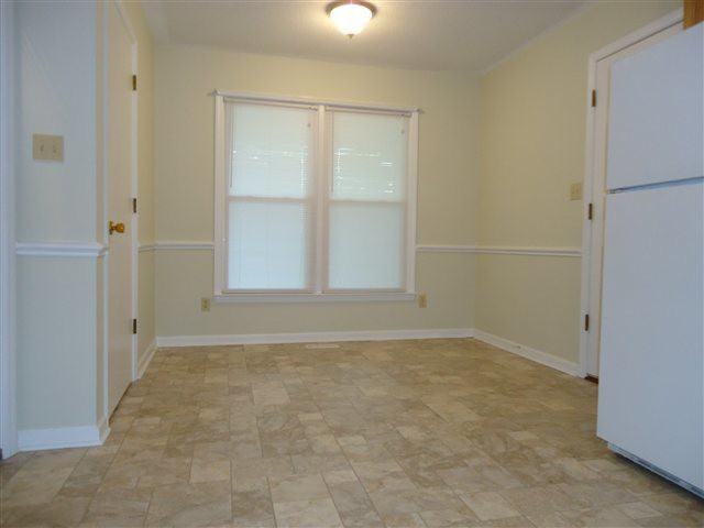 2701 Northwoods Drive - Photo 3 of 9