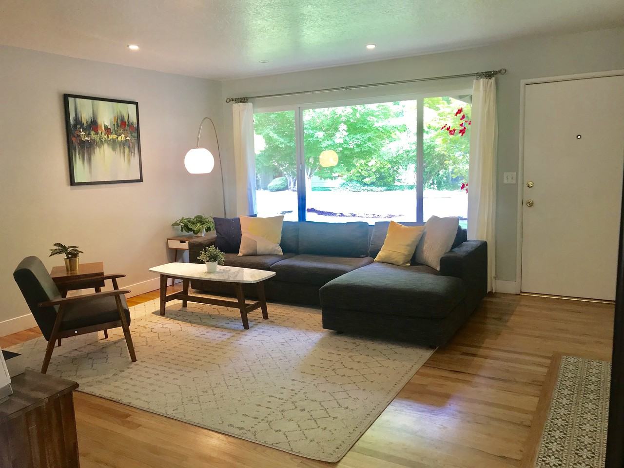 9950 SW Cypress St - Photo 2 of 11