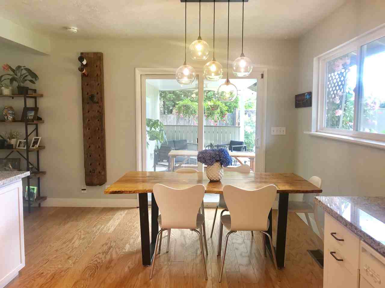 9950 SW Cypress St - Photo 3 of 11