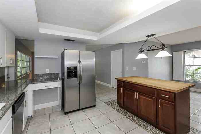 328 Monet Dr - Photo 2 of 16