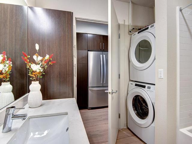 915 E Spruce St - Photo 2 of 18