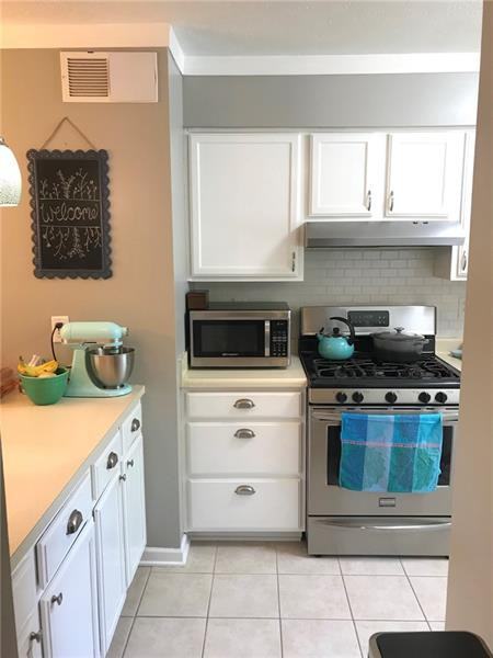 171 Woodhaven Dr - Photo 3 of 18