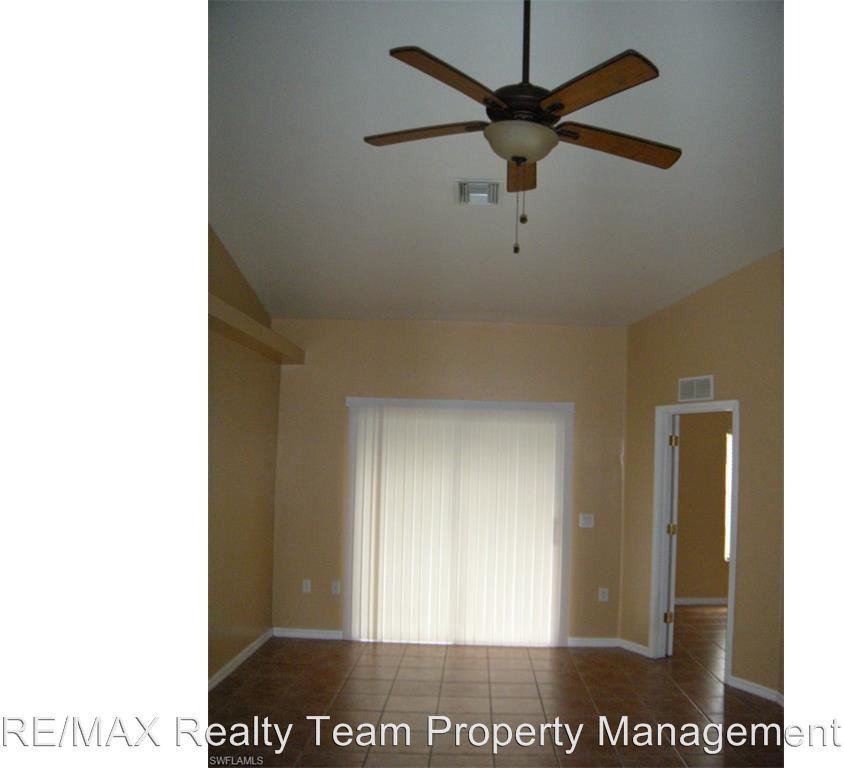 213 SE 23rd Pl - Photo 2 of 15