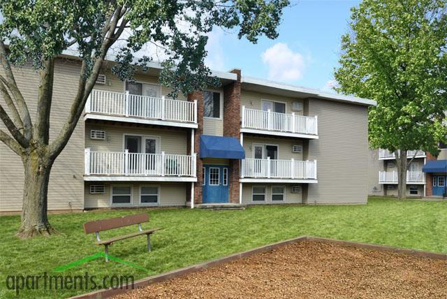 Harborside Manor - Photo 3 of 8