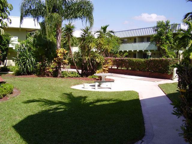 Kendall House Apartments - Photo 2 of 8