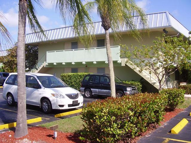 Kendall House Apartments - Photo 3 of 8