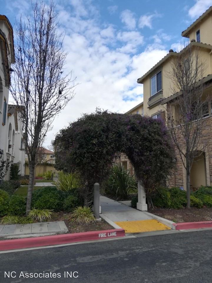 415 Topaz Terrace - Photo 2 of 16