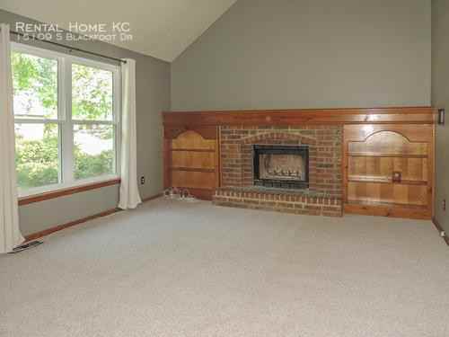 15109 S Blackfoot Dr - Photo 2 of 17