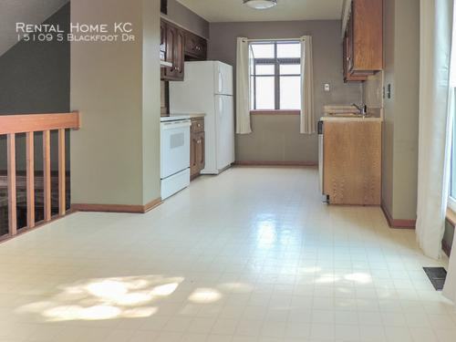 15109 S Blackfoot Dr - Photo 3 of 17