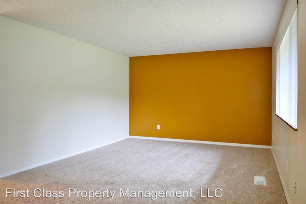 298 SW Wallula Ave - Photo 2 of 29