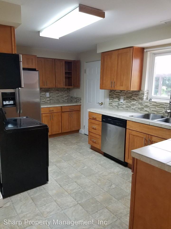 119 Laurel Park Dr - Photo 3 of 13