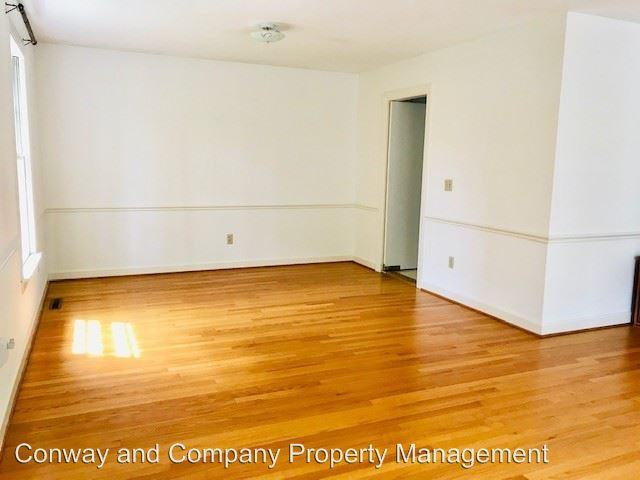 201 Elizabeth Dr - Photo 3 of 15