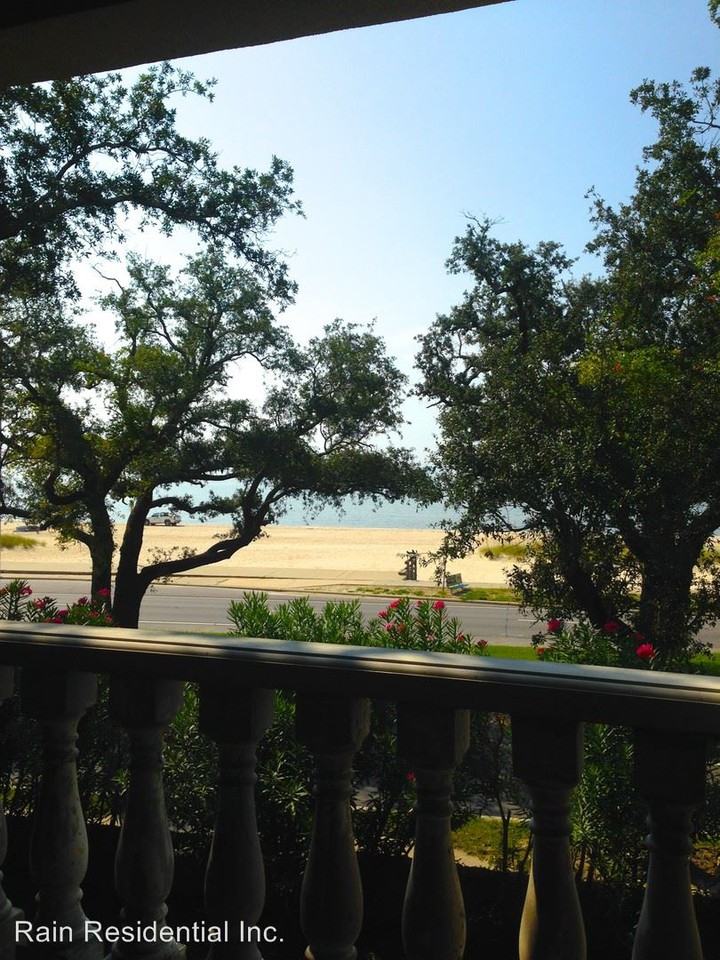 1478 Beach Blvd #C - Photo 3 of 11