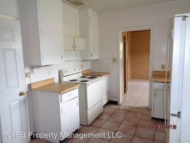 3404 Avenue O - Photo 2 of 5