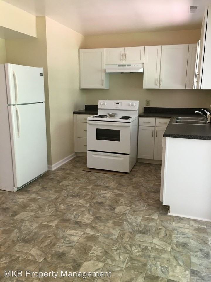 2437 Brambleton Ave SW - Photo 2 of 8