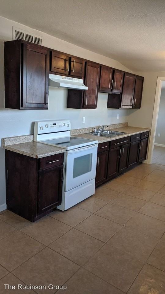 3434 N 64th Dr - Photo 3 of 16