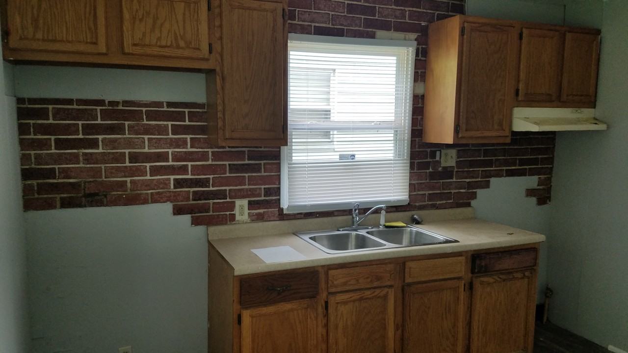 7252 Bernard Ave - Photo 2 of 17