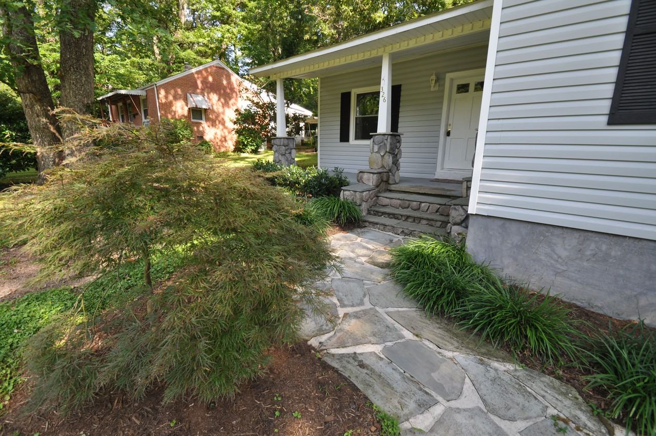 326 Webster St - Photo 2 of 26