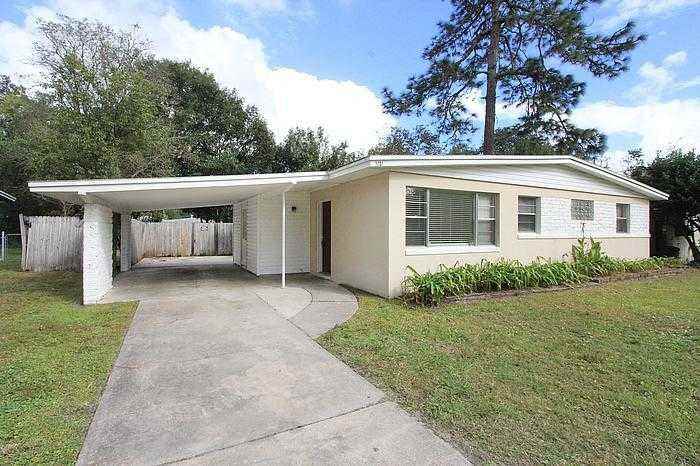 1121 La Marche Dr