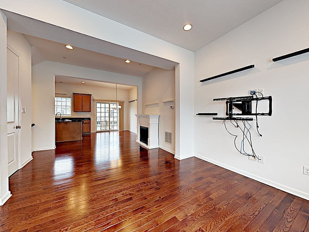214 Venango Trl - Photo 2 of 14