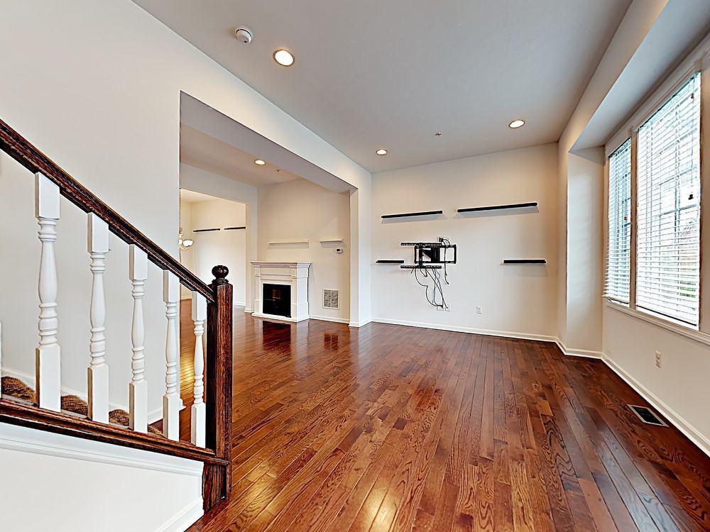 214 Venango Trl - Photo 3 of 14