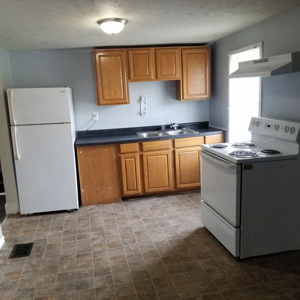 1849 Westview Dr - Photo 3 of 9