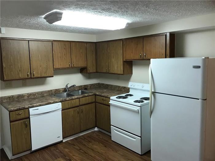 811 Westridge N Dr - Photo 3 of 40
