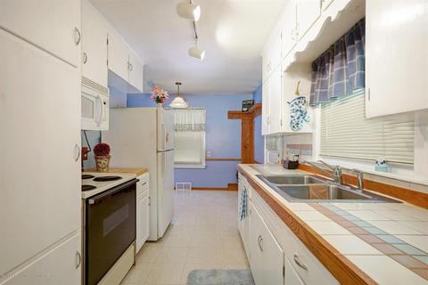 1212 Cooper Ave - Photo 3 of 5
