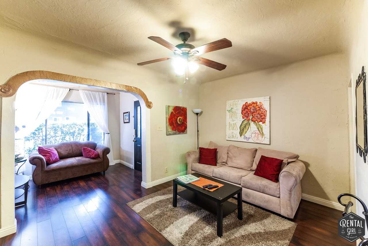 826 Michigan Avenue - Photo 2 of 21